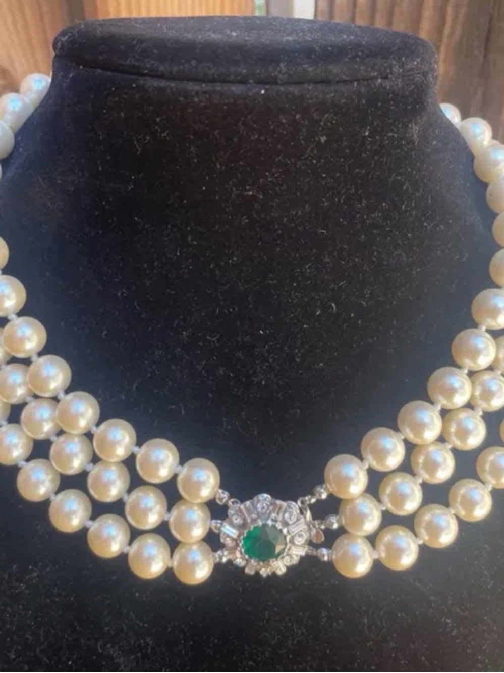 Vintage Carolee 3 Strand Faux Pearl Choker Necklace Emerald Clasp - Picture 3 of 9